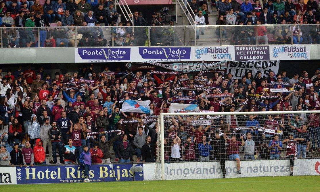 Afición do Pontevedra durante o encontro ante o Manzanares Afición do Pontevedra durante o encontro ante o Manzanares
