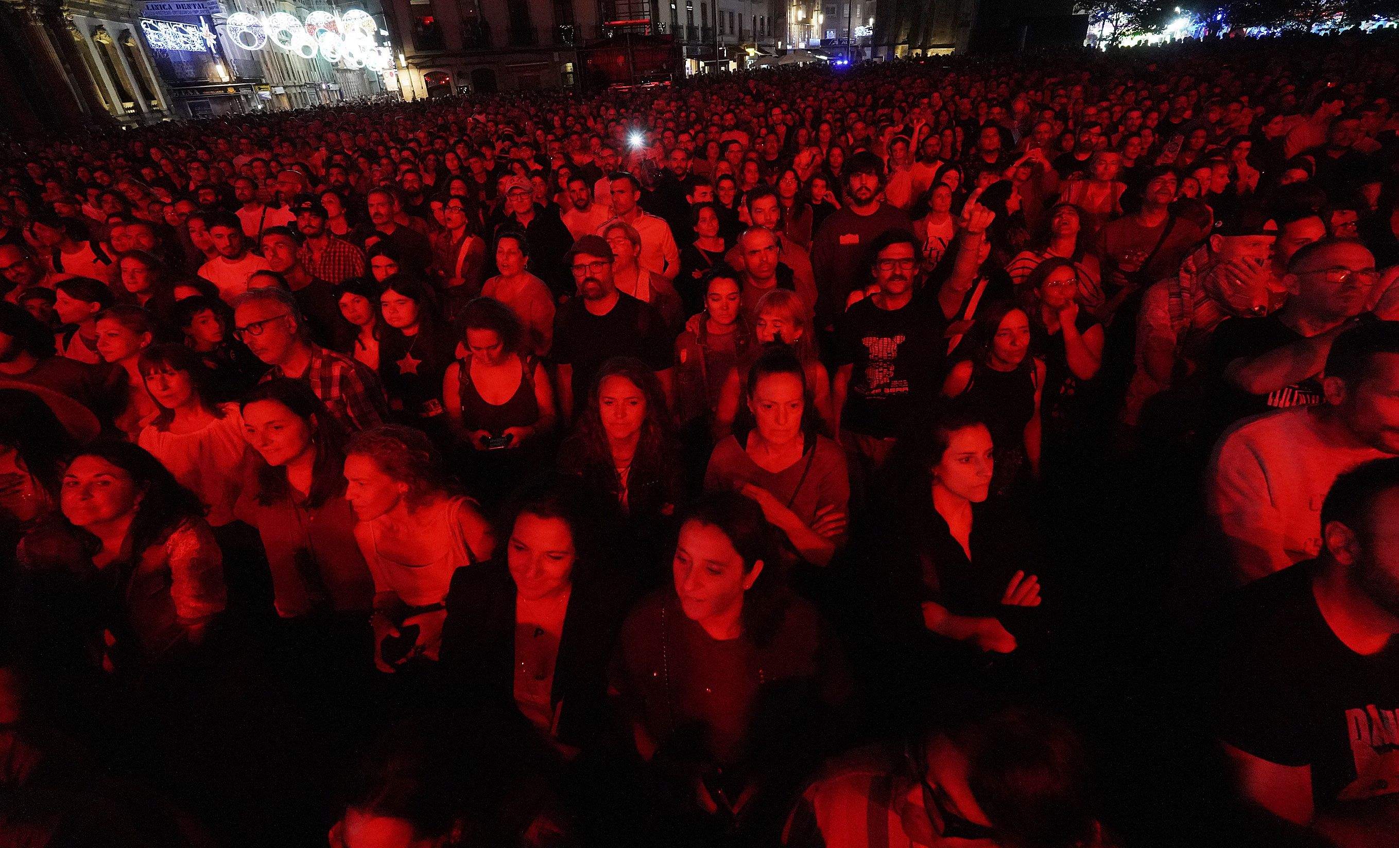 Concierto de León Benavente e Iván Ferreiro en las Festas da Peregrina