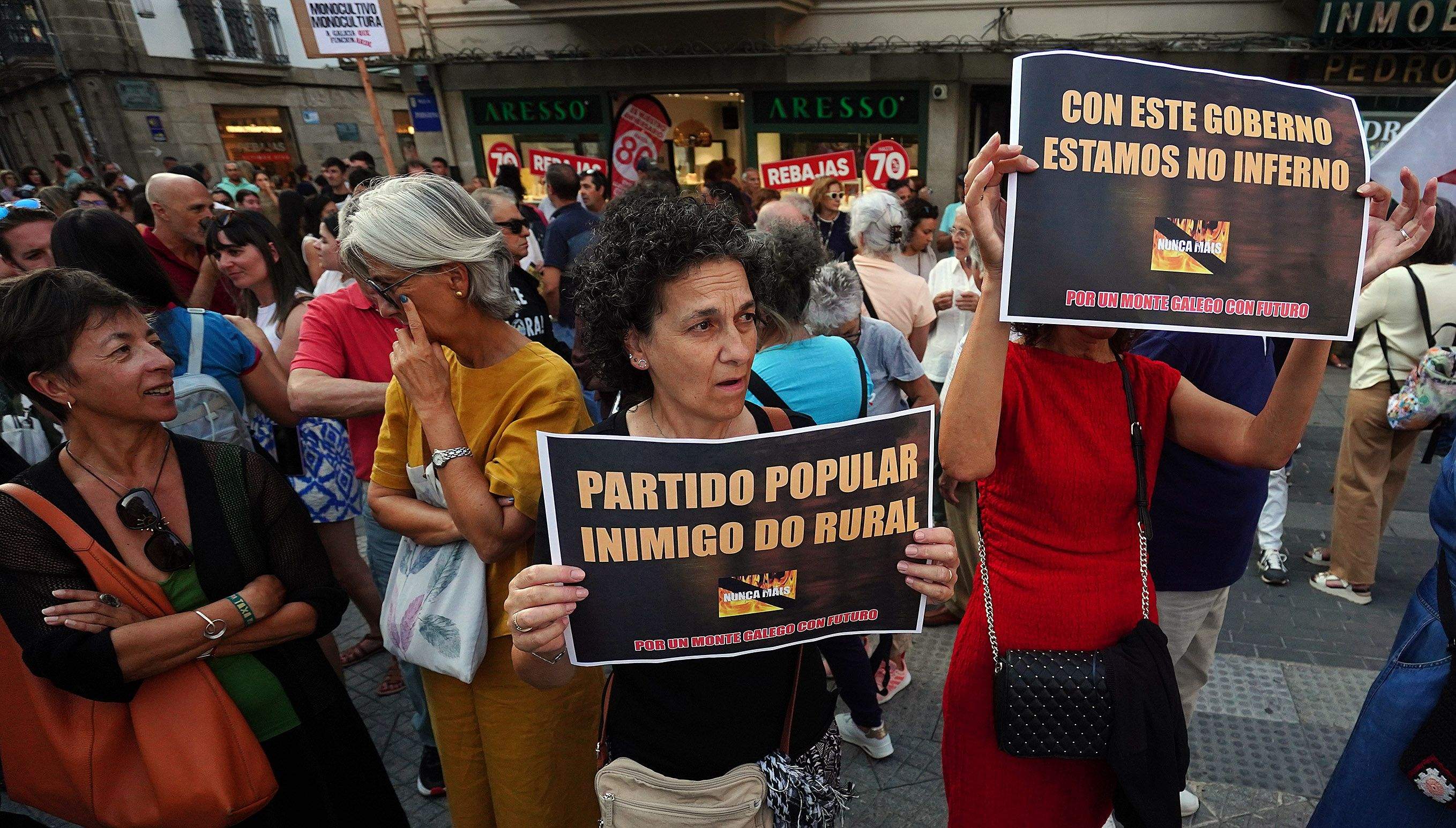 Protesta na Peregrina contra a política forestal do PP Protesta na Peregrina contra a política forestal do PP