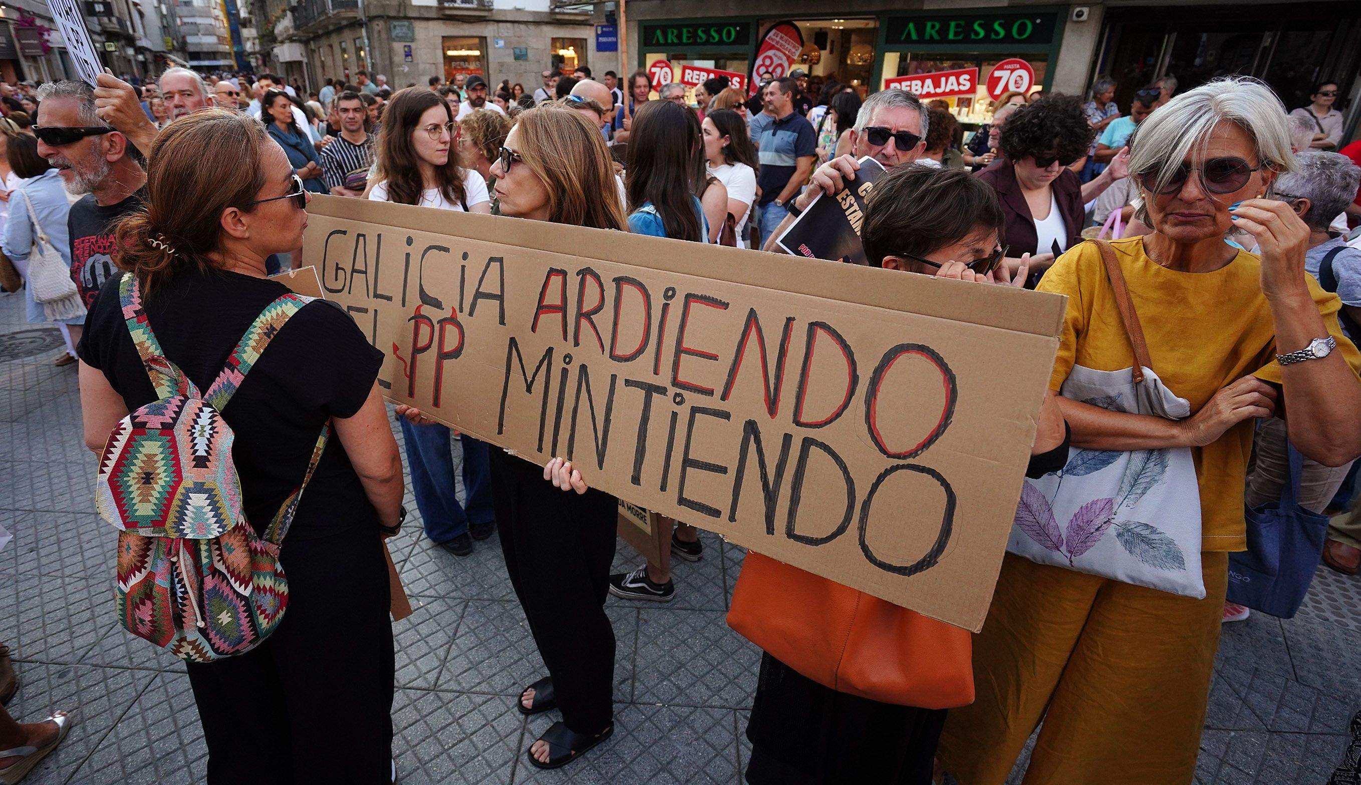 Protesta na Peregrina contra a política forestal do PP Protesta na Peregrina contra a política forestal do PP