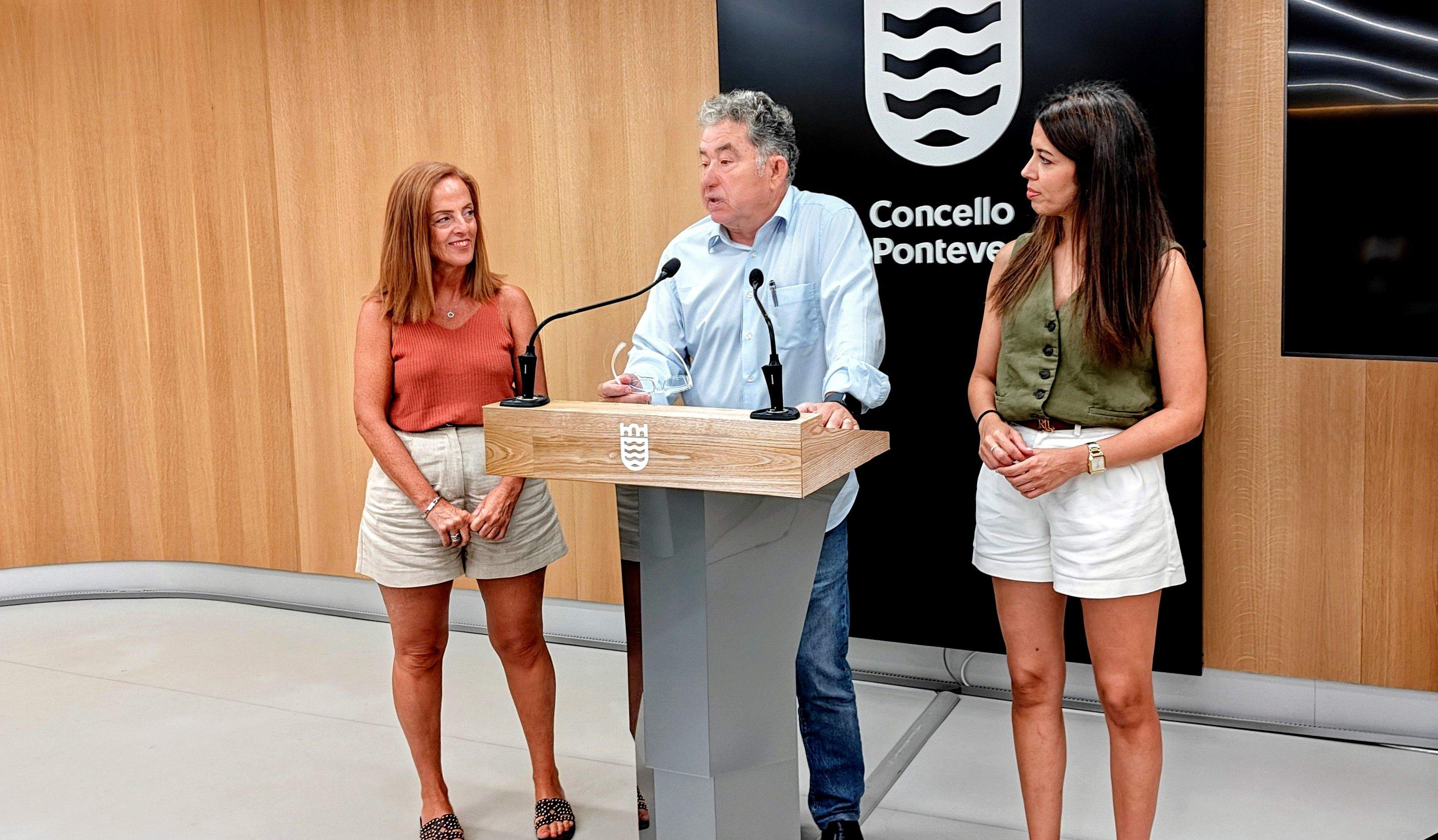 Paula Gómez, Miguel Anxo Fernández Lores y María Fenández hablan de propuestas de la EOI