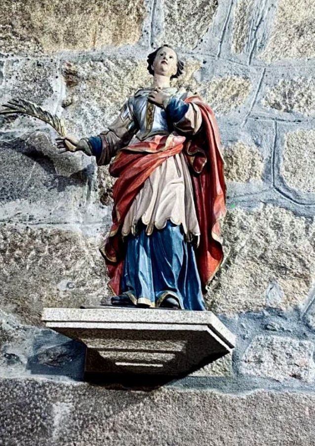 Santa Mariña en la iglesia de San Juan de Dorrón Santa Mariña en la iglesia de San Juan de Dorrón
