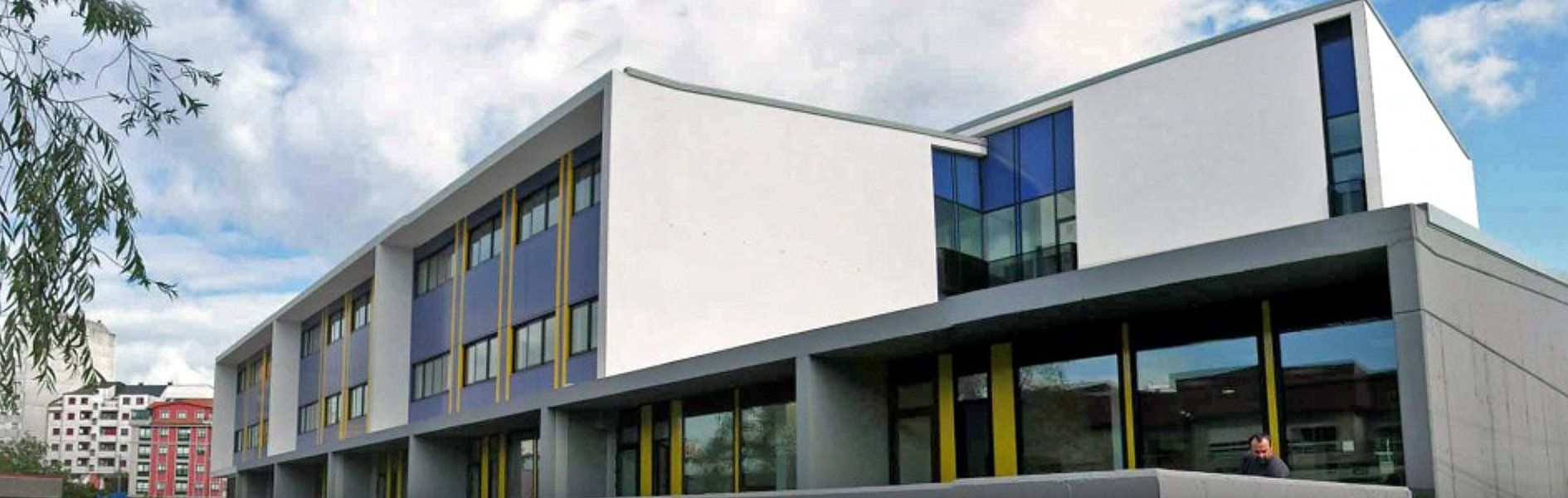 Exterior del CEIP da Lomba