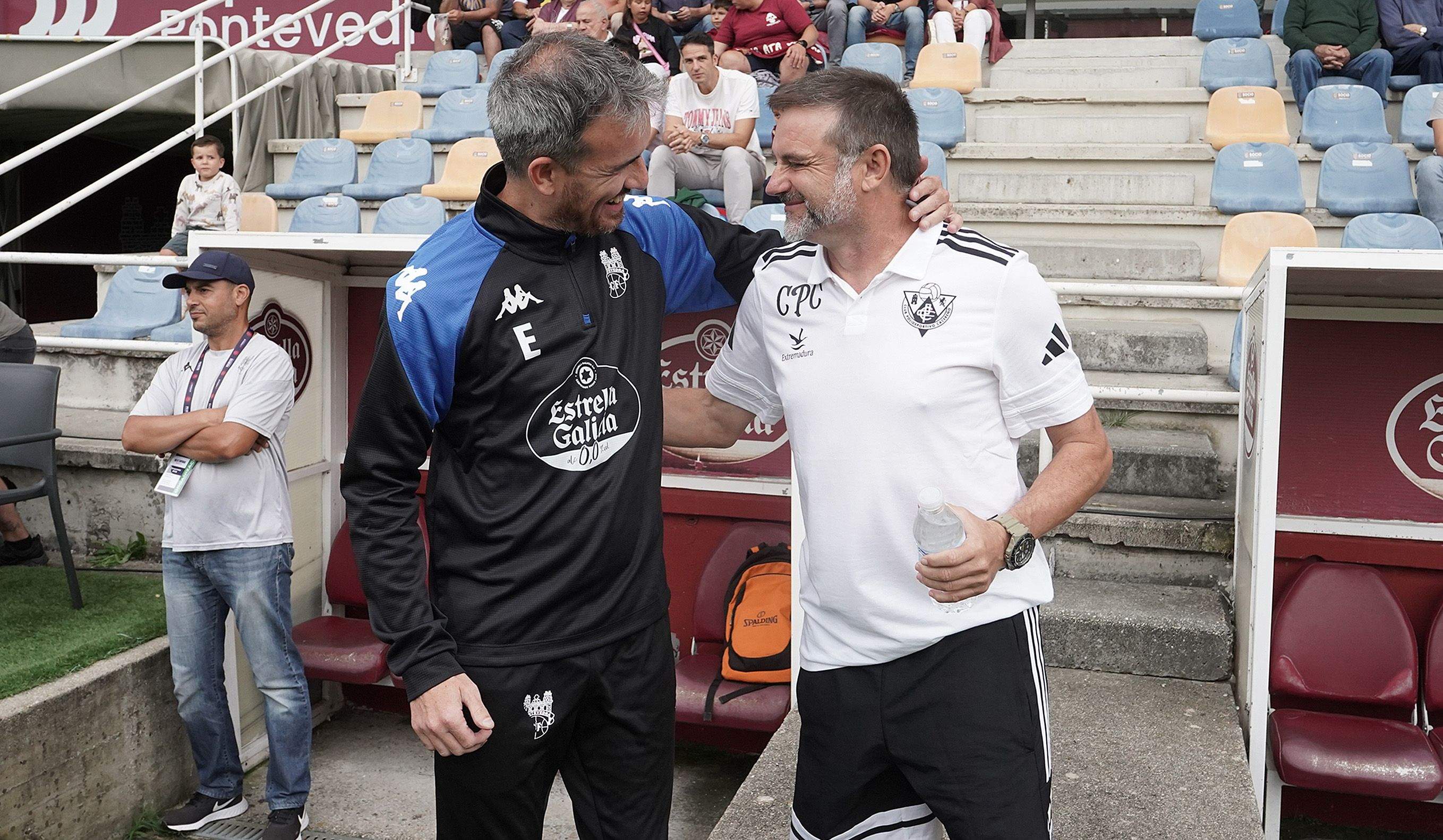 Partido entre Pontevedra CF y Cacereño en Pasarón Partido entre Pontevedra CF y Cacereño en Pasarón
