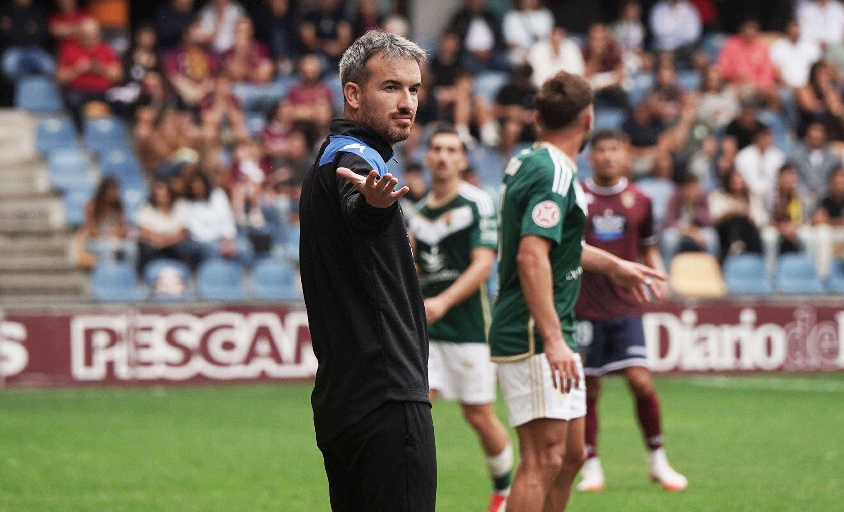 Rubén Domínguez en el partido entre Pontevedra CF y Cacereño en Pasarón Rubén Domínguez en el partido entre Pontevedra CF y Cacereño en Pasarón