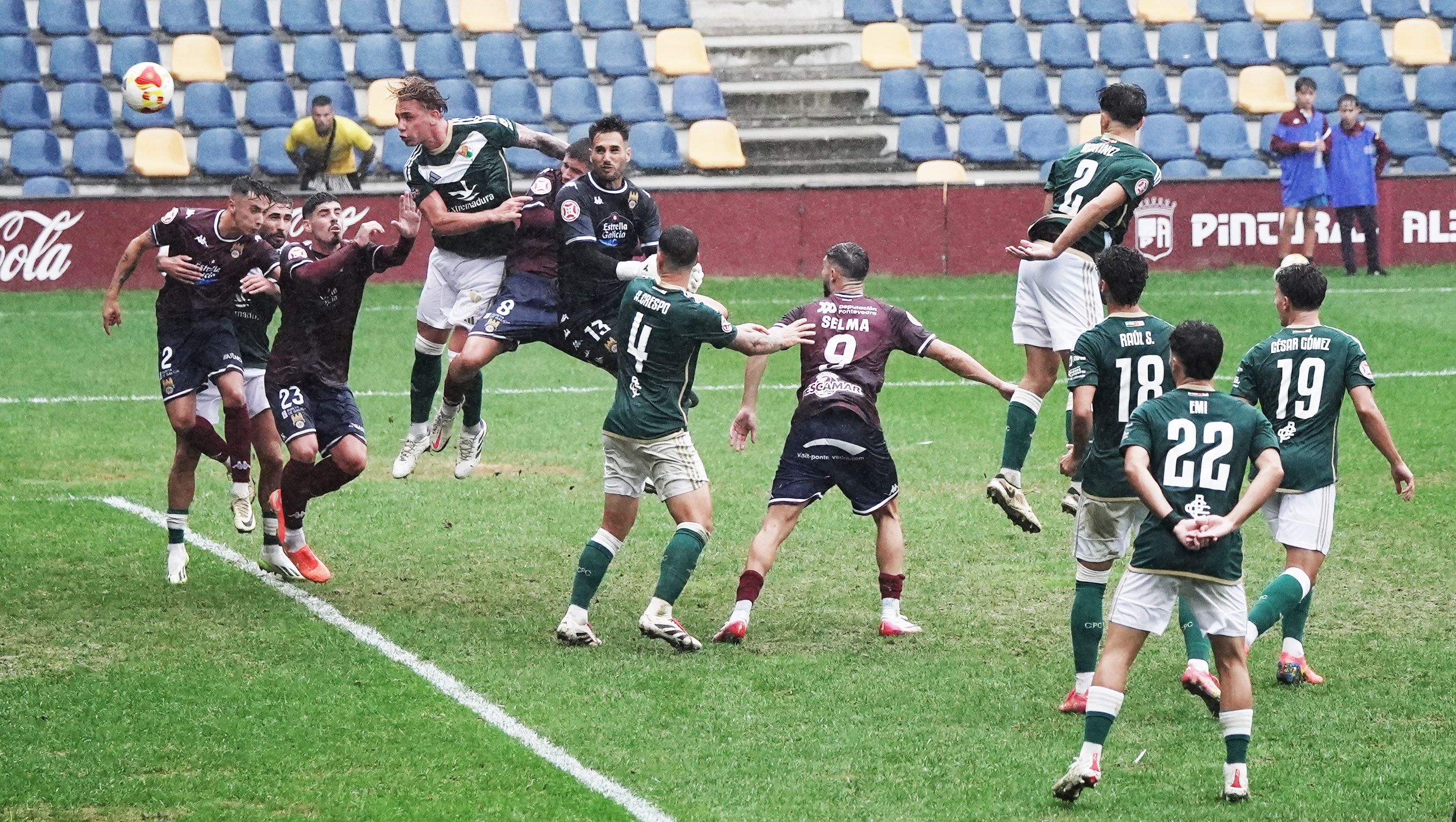 Partido entre Pontevedra CF y Cacereño en Pasarón Partido entre Pontevedra CF y Cacereño en Pasarón