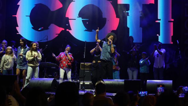 Concerto de Coti na Festa do Mar