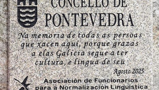 Placa instalada no cemiterio de Cerponzóns Placa instalada no cemiterio de Cerponzóns