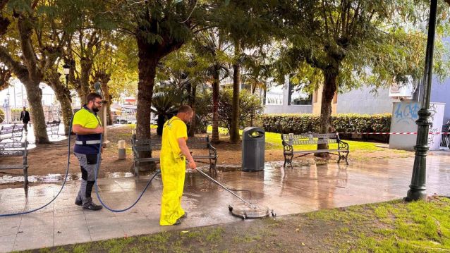 Limpieza a fondo de las calles de Marín