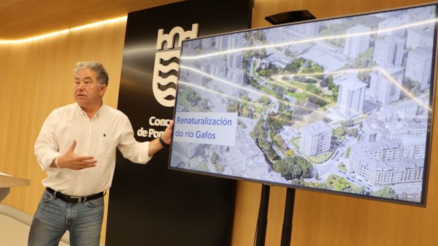 Miguel Anxo Fernández Lorez, ante el proyecto de restauración del río Gafos