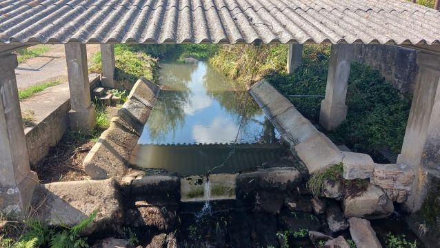 Lavadoiro onde se detectou a vertedura Lavadoiro onde se detectou a vertedura
