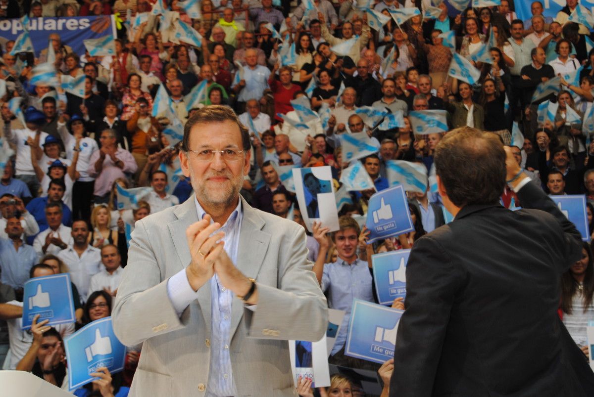 O presidente do Goberno e líder do PP, Mariano Rajoy, arropado por 12.000 persoas nun mitin en Pontevedra O presidente do Goberno e líder do PP, Mariano Rajoy, arropado por 12.000 persoas nun mitin en Pontevedra