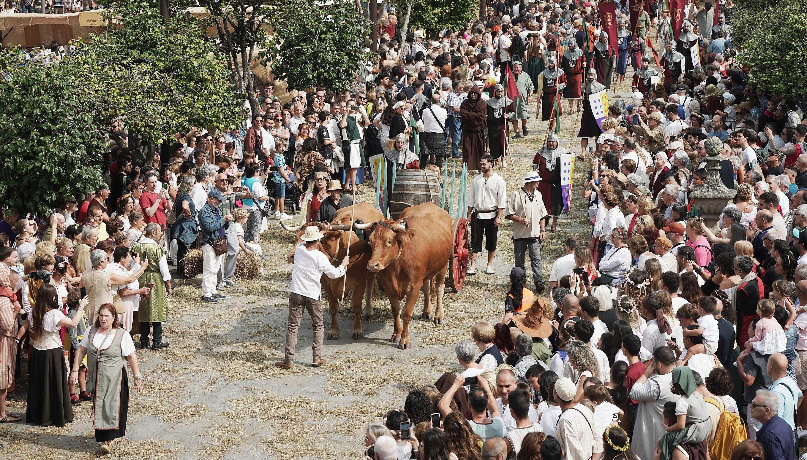 Recreación del transporte del vino en la Feira Franca 2025