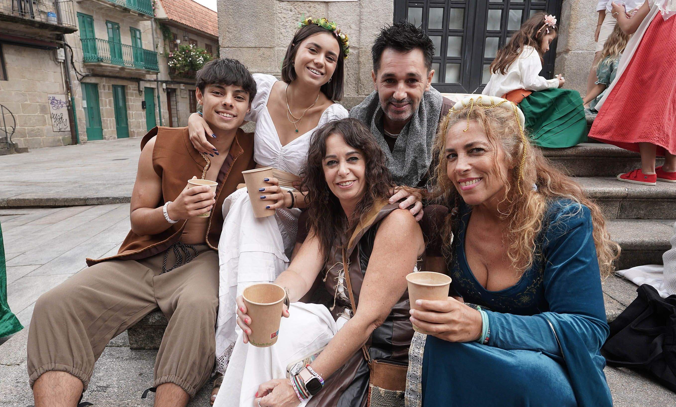 Ambiente por las calles de Pontevedra para festejar la Feira Franca Ambiente por las calles de Pontevedra para festejar la Feira Franca