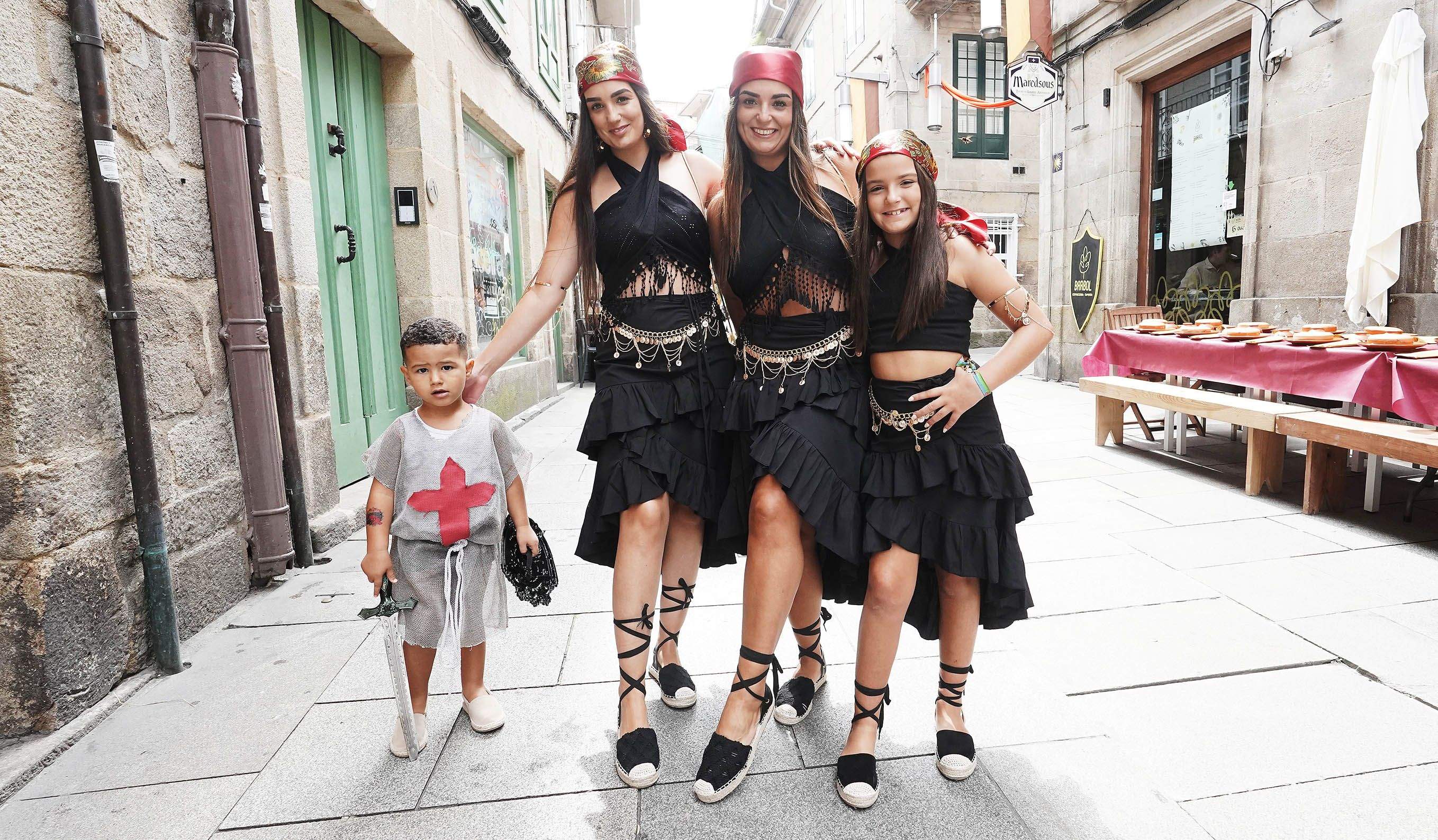 Ambiente por las calles de Pontevedra para festejar la Feira Franca Ambiente por las calles de Pontevedra para festejar la Feira Franca