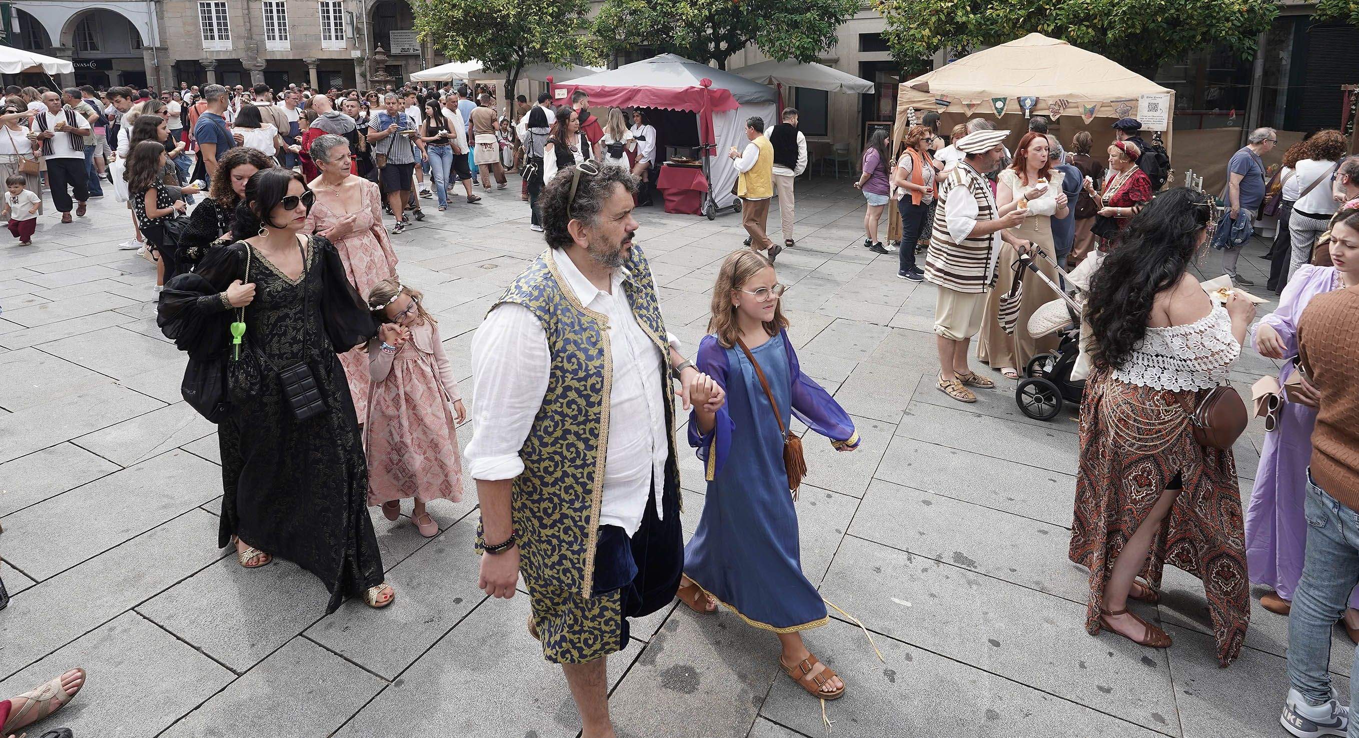 Ambiente por las calles de Pontevedra para festejar la Feira Franca Ambiente por las calles de Pontevedra para festejar la Feira Franca