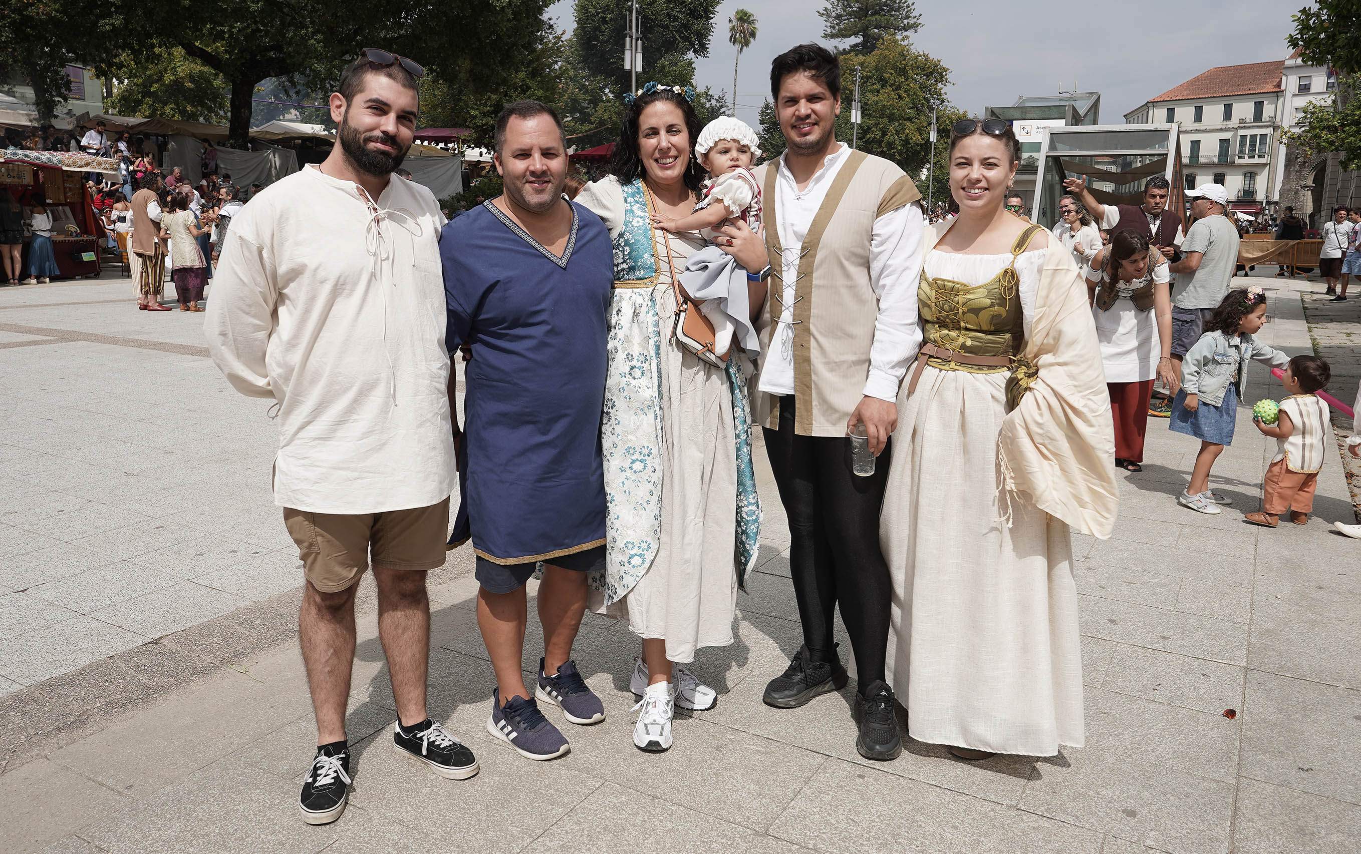 Ambiente por las calles de Pontevedra para festejar la Feira Franca Ambiente por las calles de Pontevedra para festejar la Feira Franca