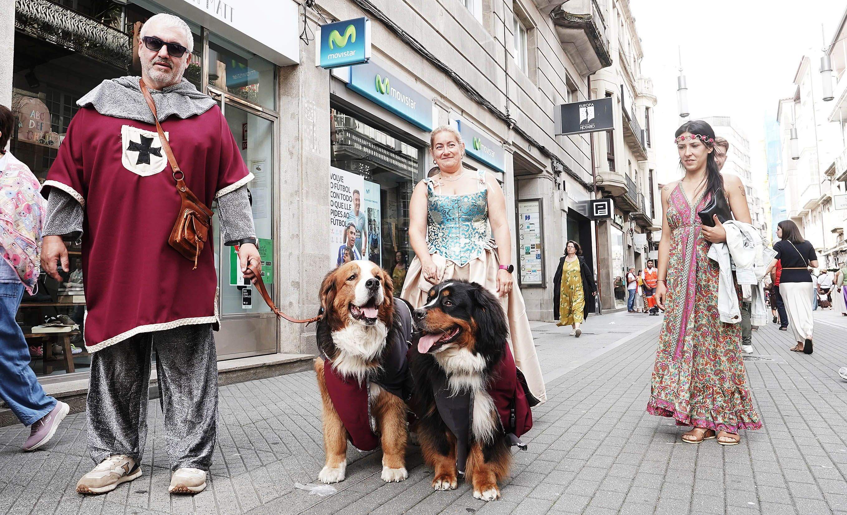Ambiente por las calles de Pontevedra para festejar la Feira Franca Ambiente por las calles de Pontevedra para festejar la Feira Franca