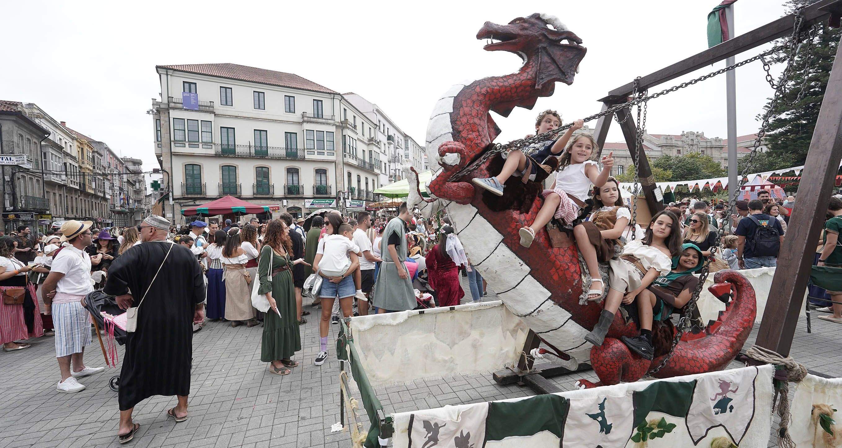 Ambiente por las calles de Pontevedra para festejar la Feira Franca Ambiente por las calles de Pontevedra para festejar la Feira Franca