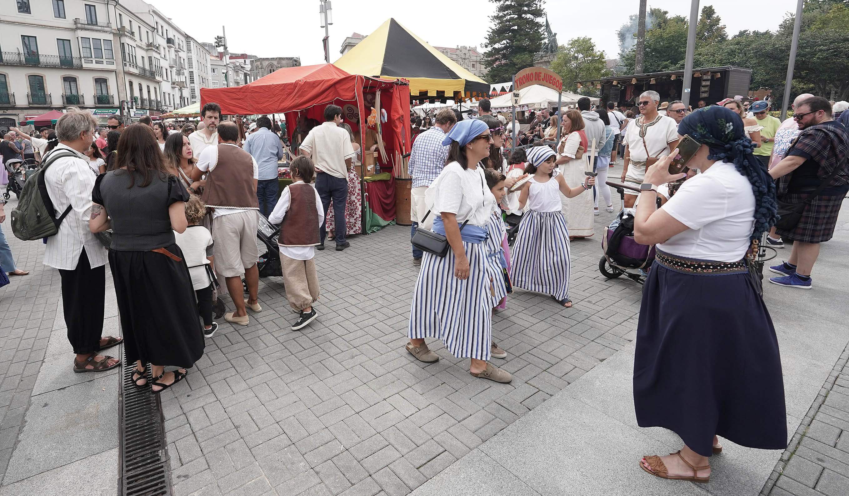 Ambiente por las calles de Pontevedra para festejar la Feira Franca Ambiente por las calles de Pontevedra para festejar la Feira Franca