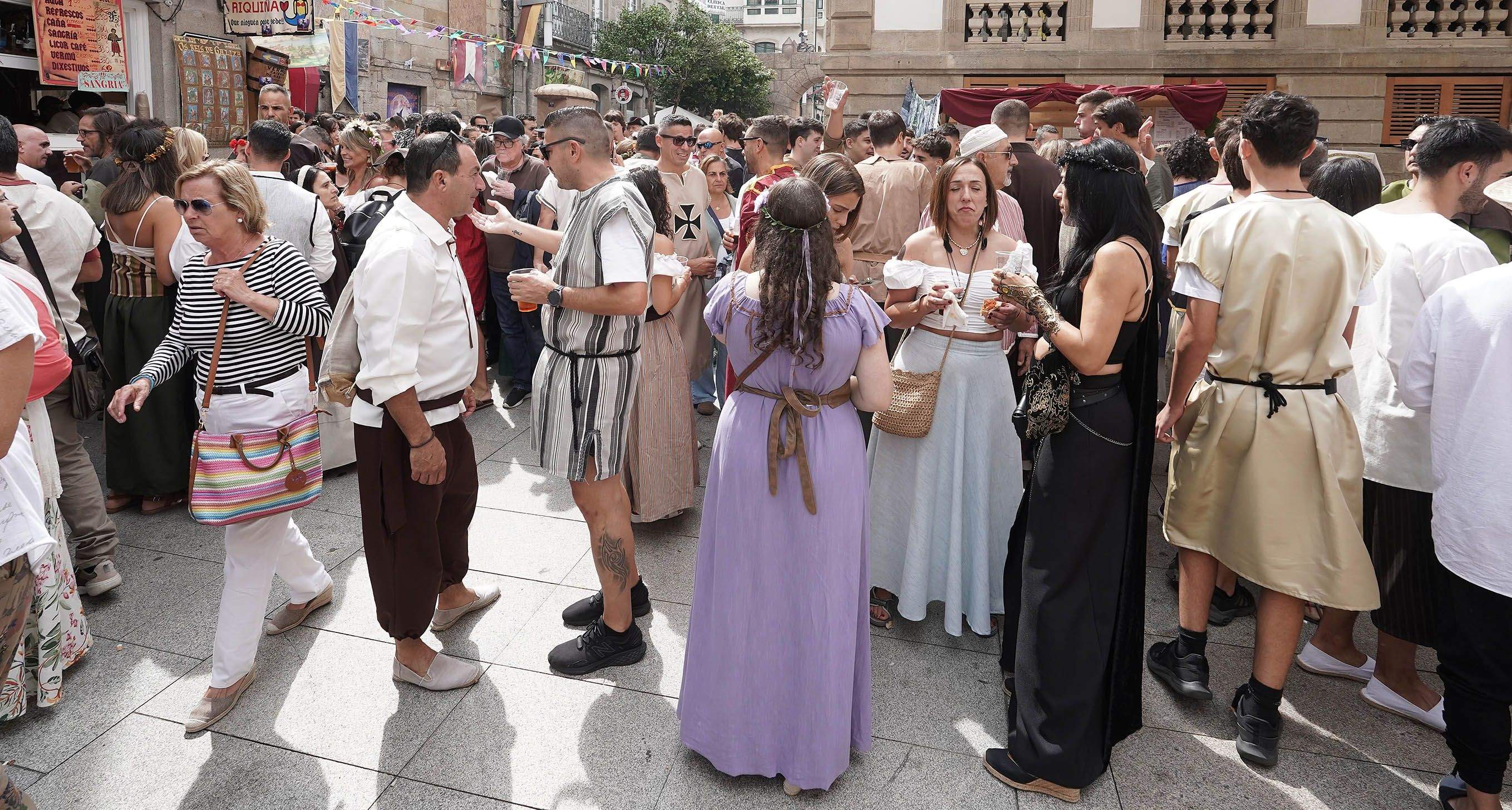 Ambiente por las calles de Pontevedra para festejar la Feira Franca Ambiente por las calles de Pontevedra para festejar la Feira Franca