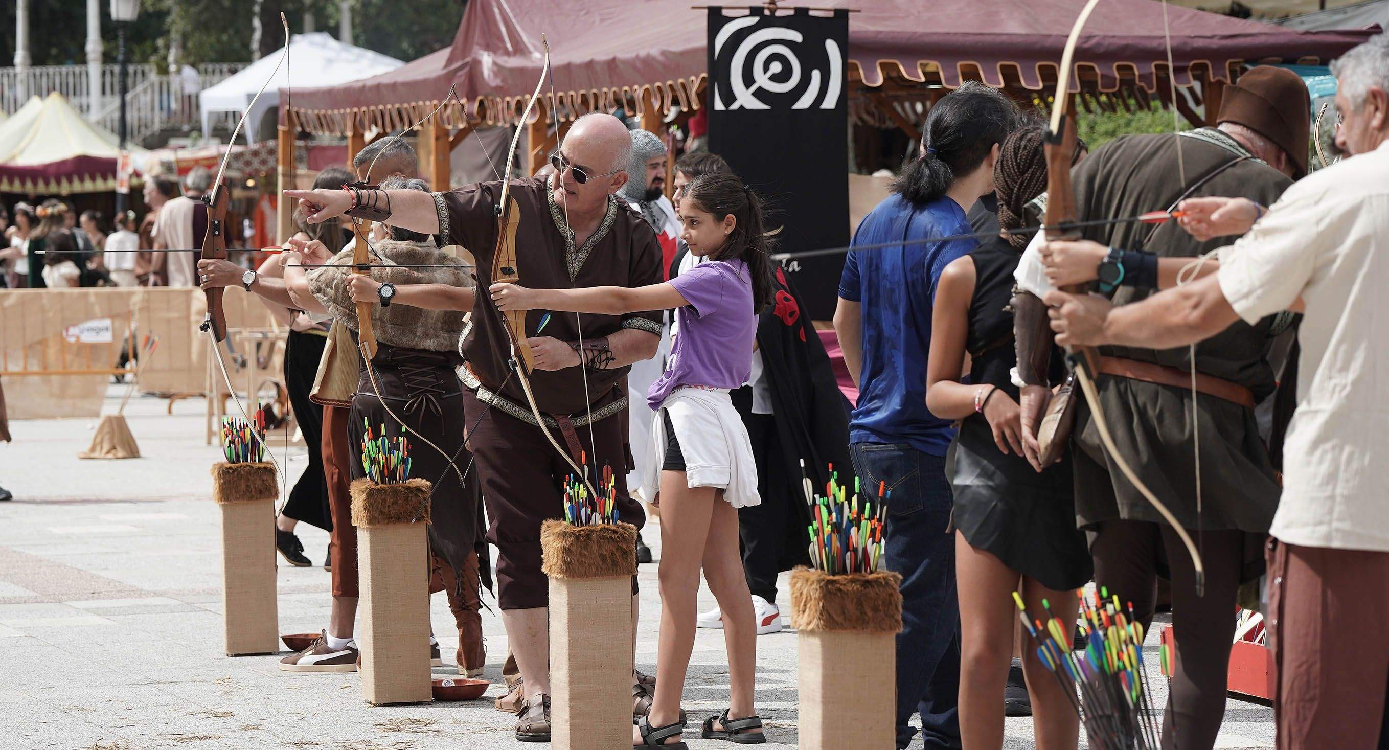 Ambiente por las calles de Pontevedra para festejar la Feira Franca Ambiente por las calles de Pontevedra para festejar la Feira Franca
