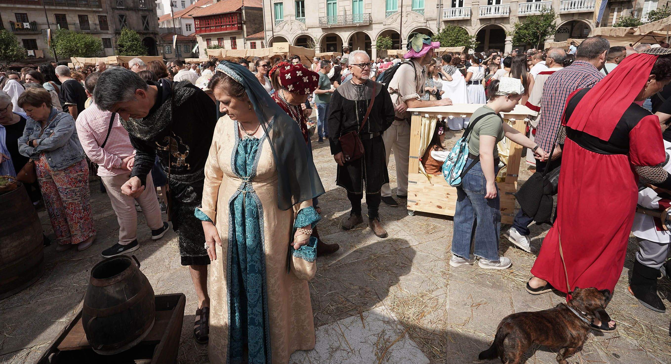 El mercado artesanal y la muestra de oficios, protagonistas en la Feira Franca El mercado artesanal y la muestra de oficios, protagonistas en la Feira Franca
