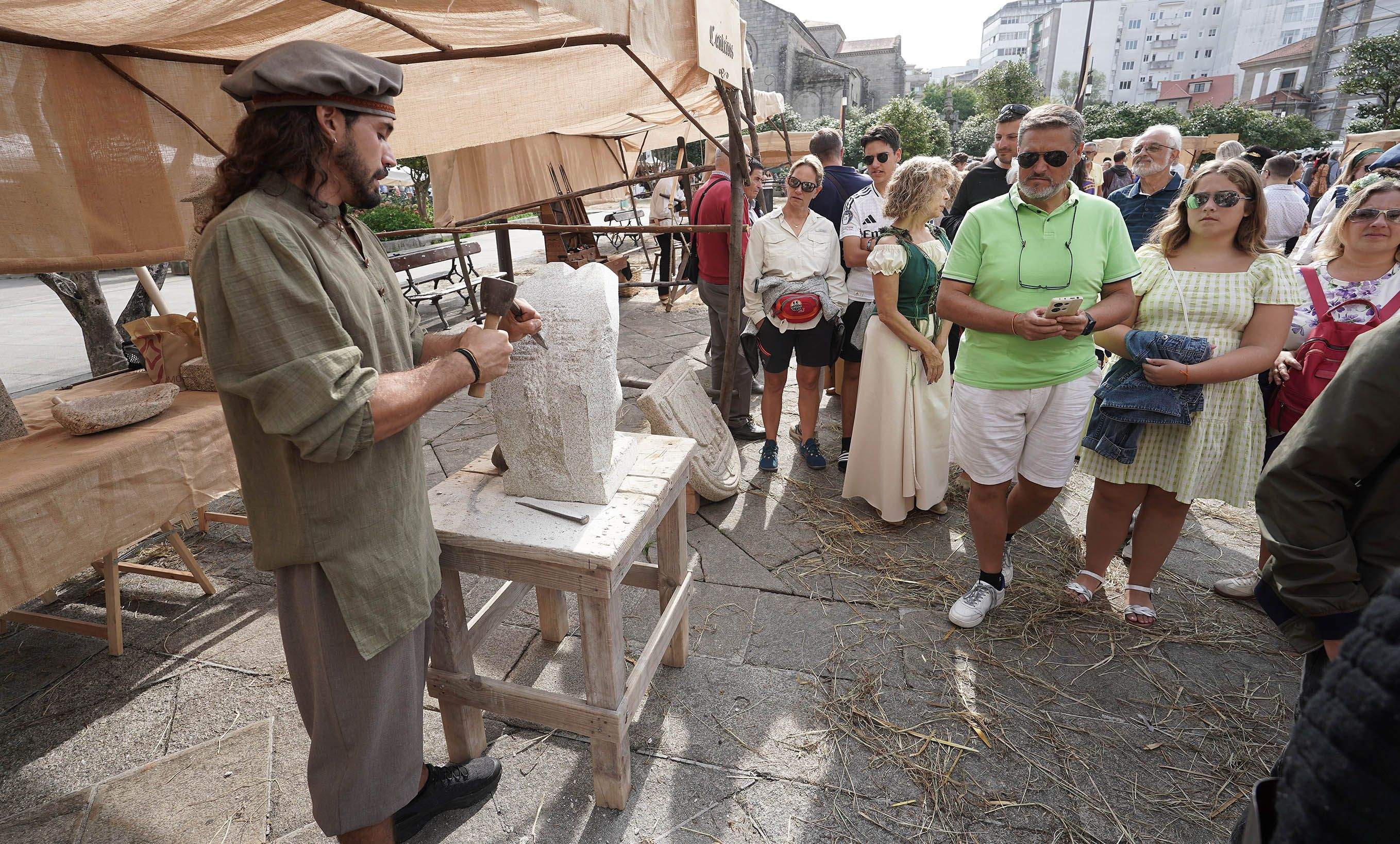 El mercado artesanal y la muestra de oficios, protagonistas en la Feira Franca El mercado artesanal y la muestra de oficios, protagonistas en la Feira Franca