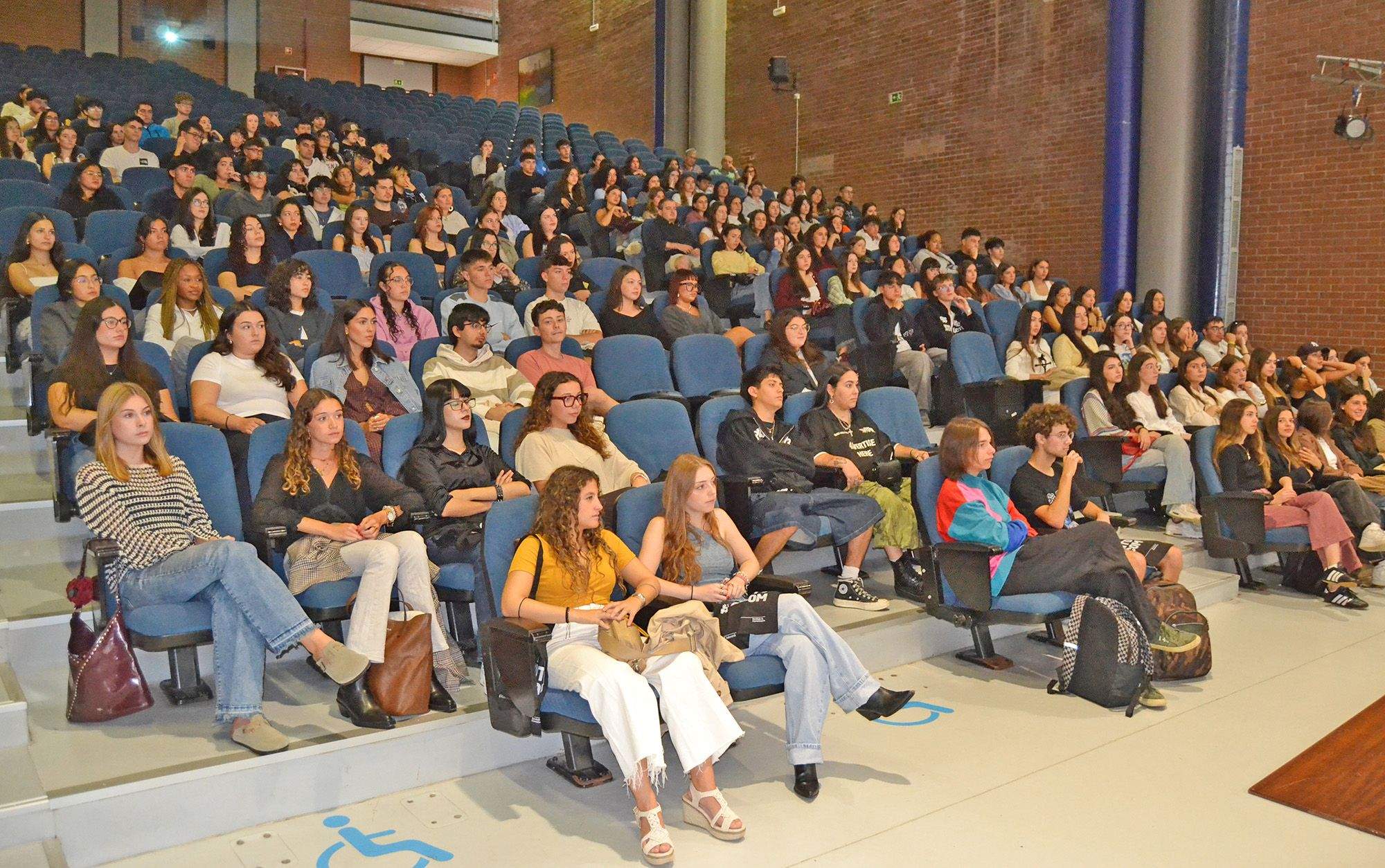 Acto de bienvenida en la Facultad de Ciencias Sociales y de la Comunicación