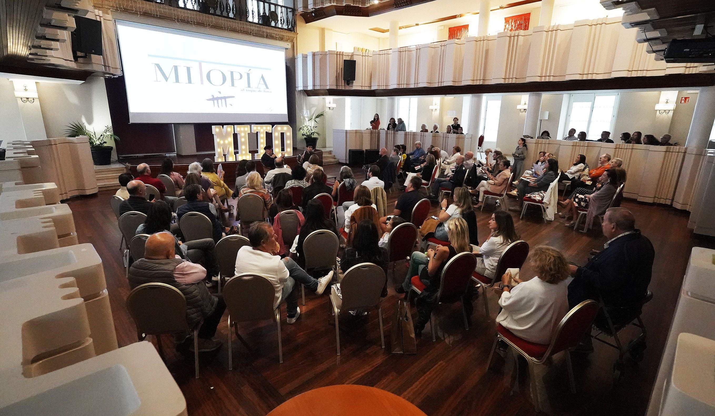 Mito Meijón inaugura 'Mi(t)opía al toque de lima'