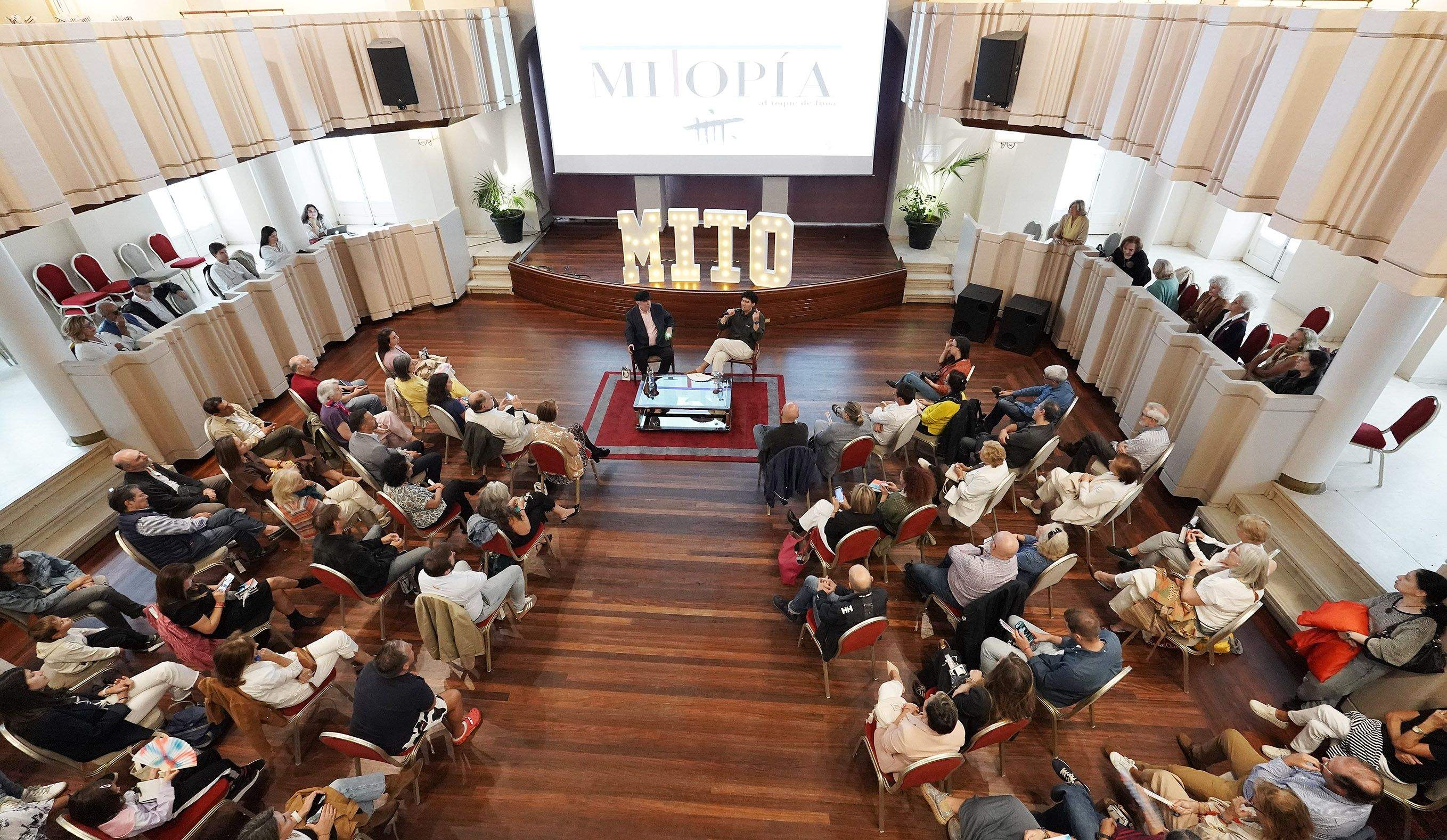 Mito Meijón inaugura 'Mi(t)opía al toque de lima'