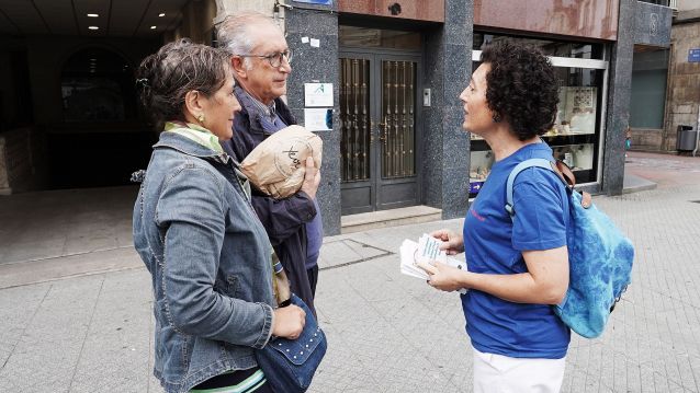 Acción en la calle de la Escuela Oficial de Idiomas (EOI) de Pontevedra