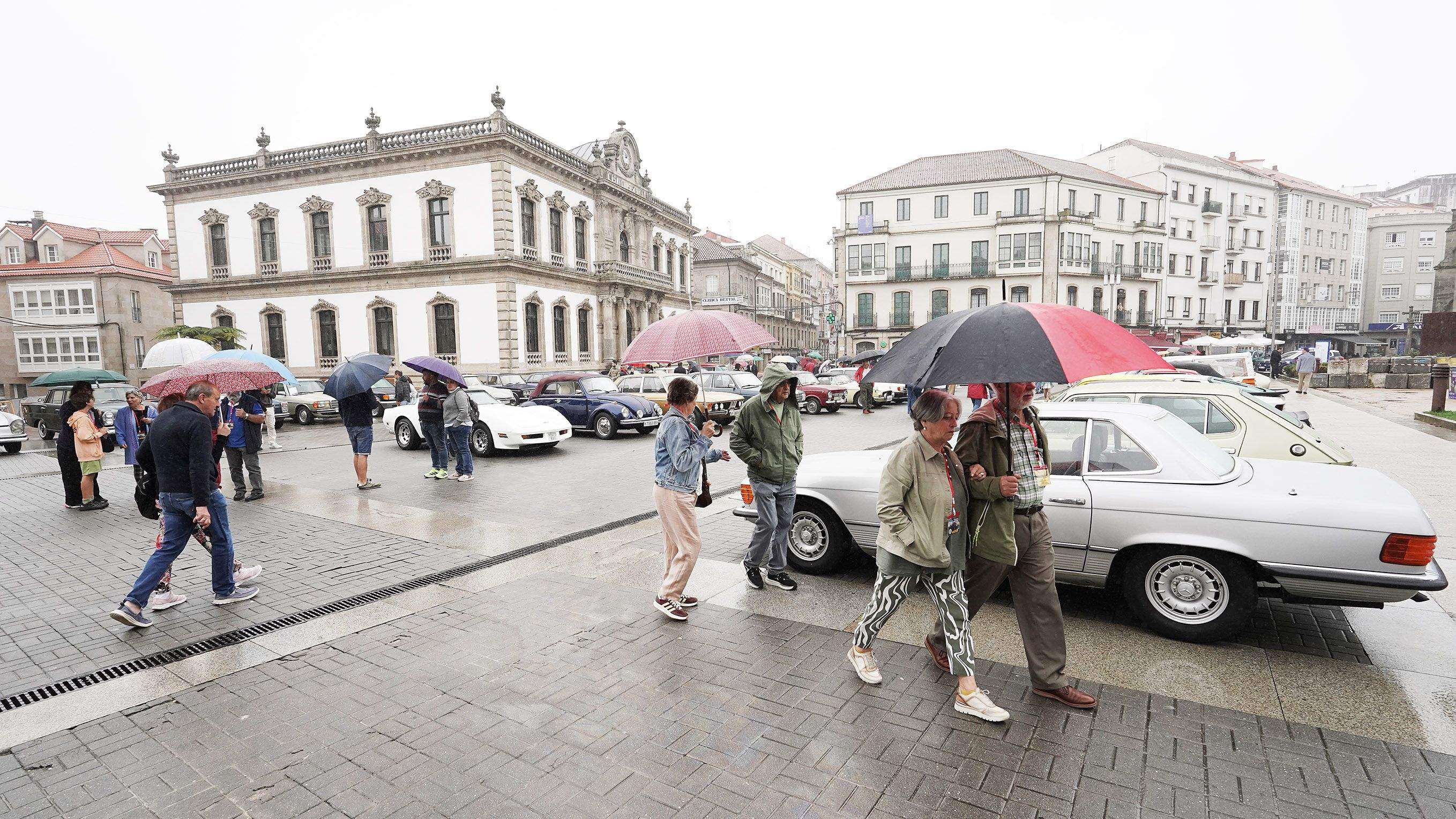 Concentración vehículos clásicos y antiguos Cidade de Pontevedra