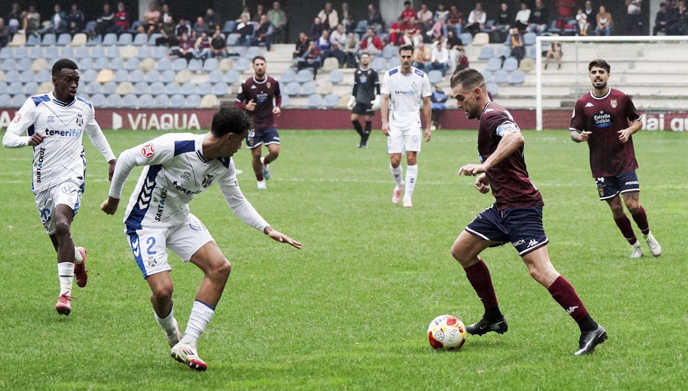Partido entre Pontevedra CF e Tenerife en Pasarón Partido entre Pontevedra CF e Tenerife en Pasarón