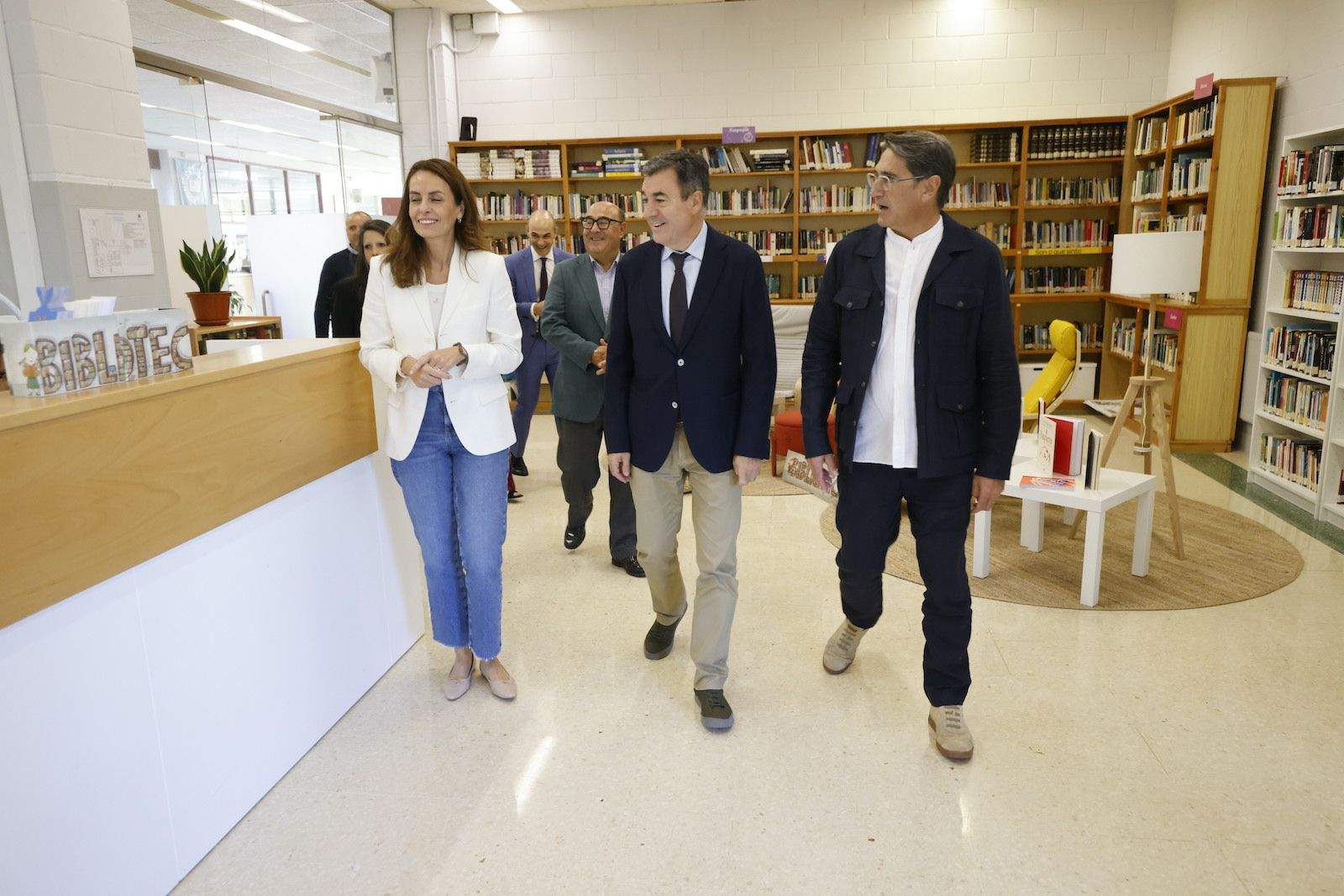 Román Rodríguez presenta no IES Luis Seoane o protocolo contra a violencia escolar