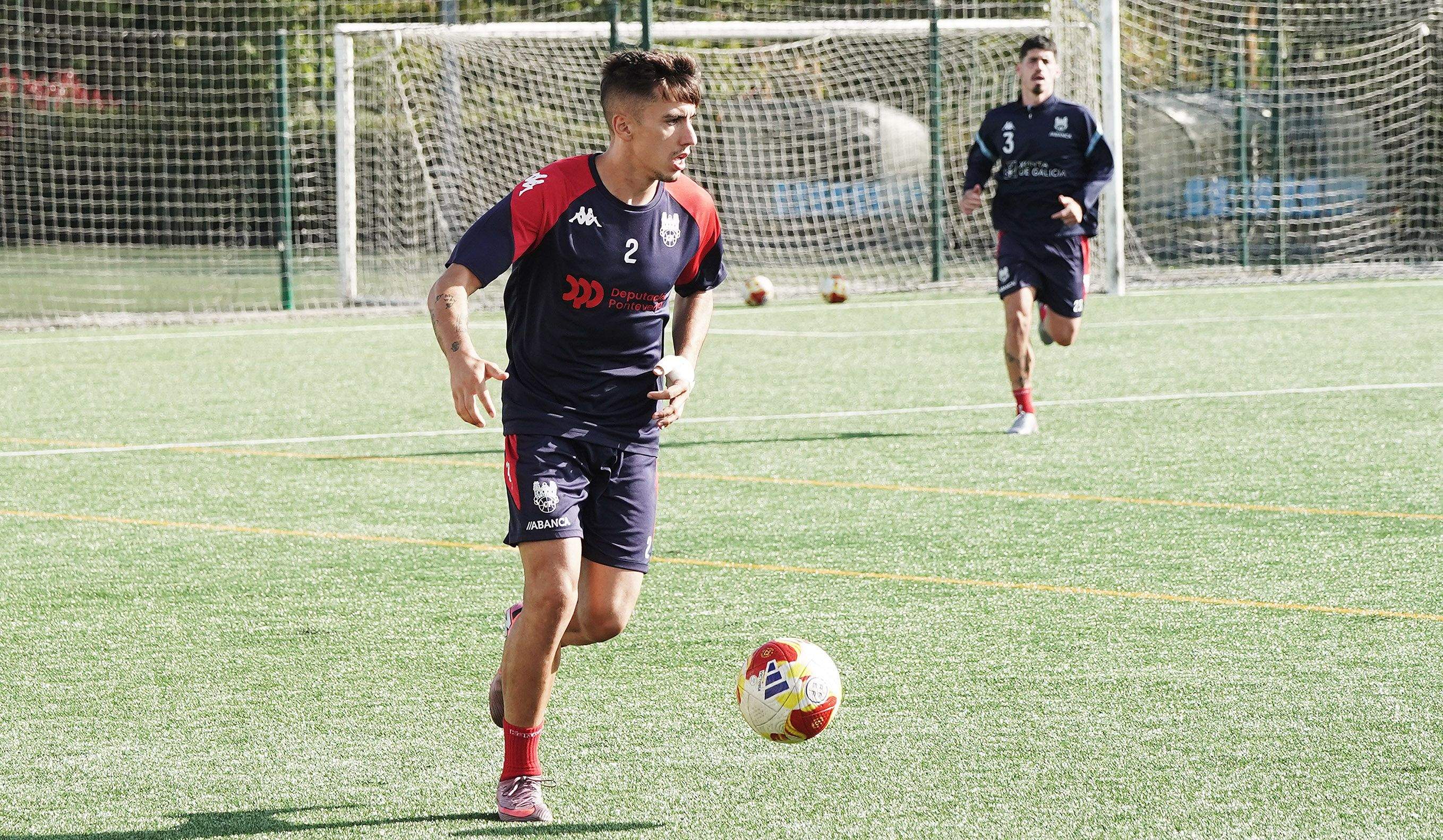 Víctor Eimil, adestrando co Pontevedra 25-26 na Xunqueira 