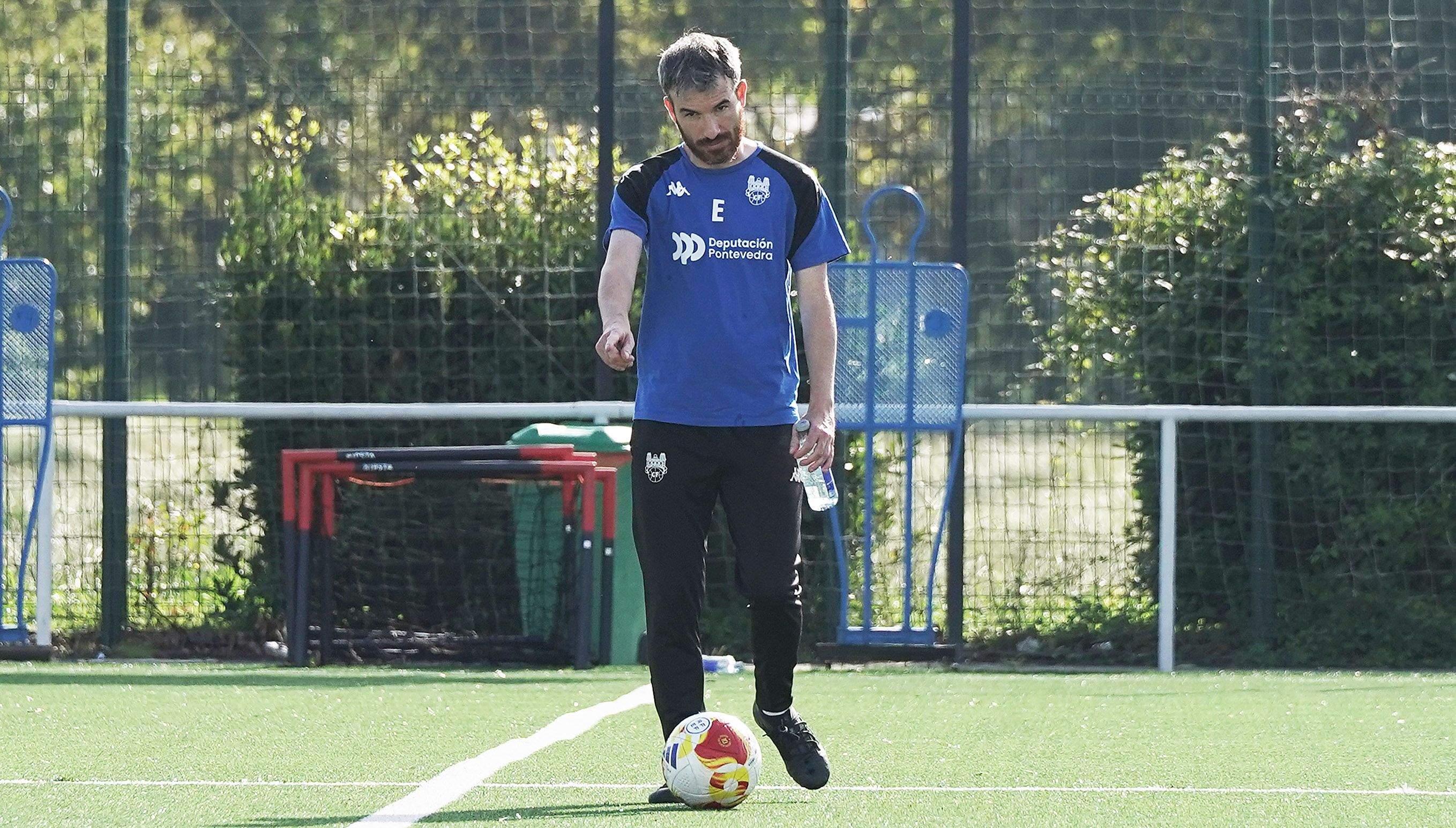 Rubén Domínguez, nun adestramento do Pontevedra 25-26 na Xunqueira 