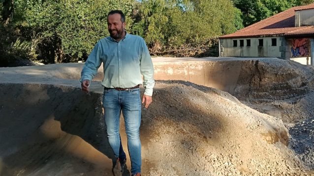 César Poza nas obras da pista de pump truck na canteira de Paredes César Poza nas obras da pista de pump truck na canteira de Paredes