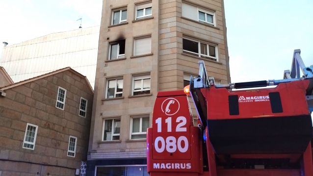 Incendio en el cruce de Profesor Filgueira Valverde con Eduardo Pondal Incendio en el cruce de Profesor Filgueira Valverde con Eduardo Pondal