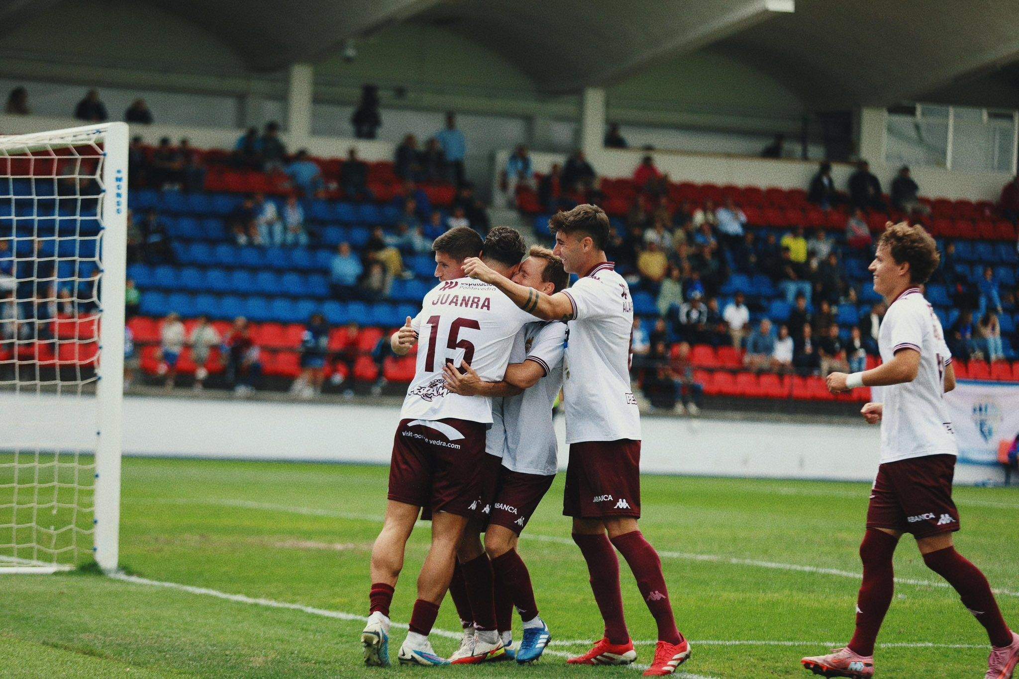 Partido entre Pontevedra e Ourense CF no Couto