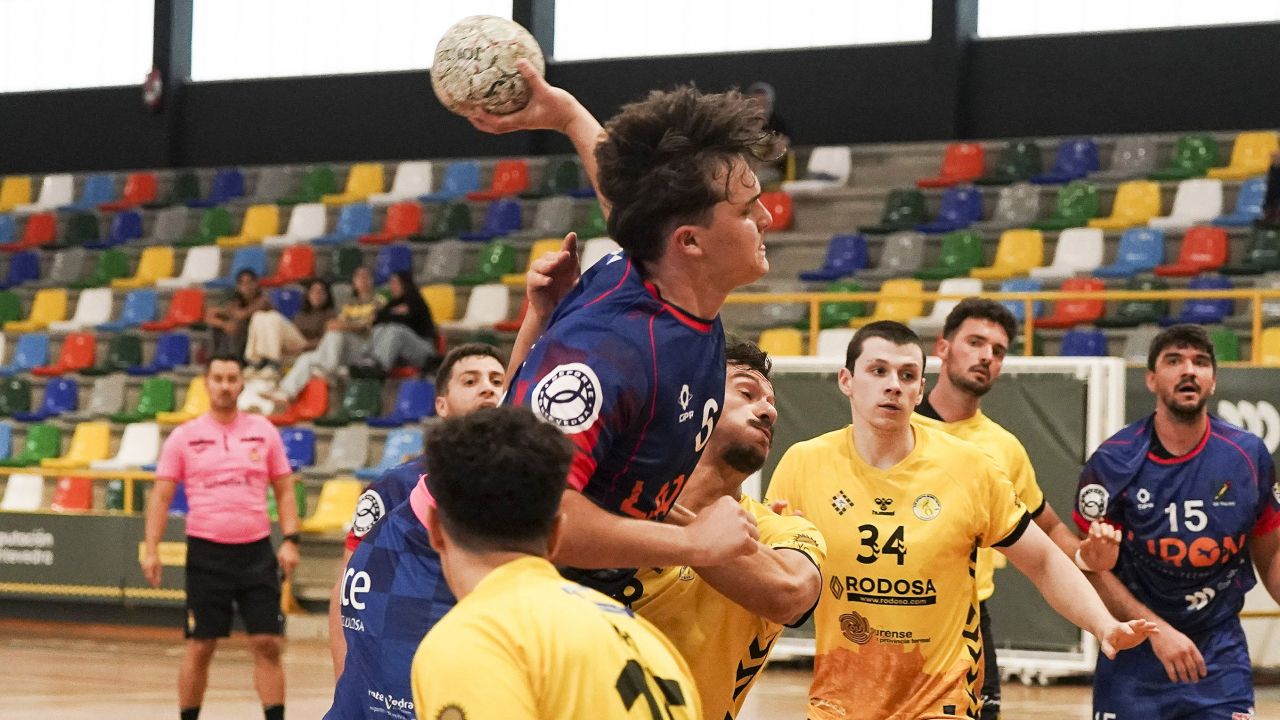 Partido de Primeira Nacional entre Teucro y Ribeiro Partido de Primeira Nacional entre Teucro y Ribeiro