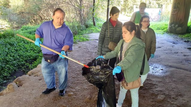 Usuarios de Xuntos realizan limpeza no sendeiro do Gafos Usuarios de Xuntos realizan limpeza no sendeiro do Gafos