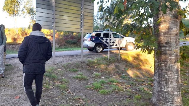 Axentes da Policía Local trasladáronse ao lugar onde a veciñanza impedía as obras Axentes da Policía Local trasladáronse ao lugar onde a veciñanza impedía as obras