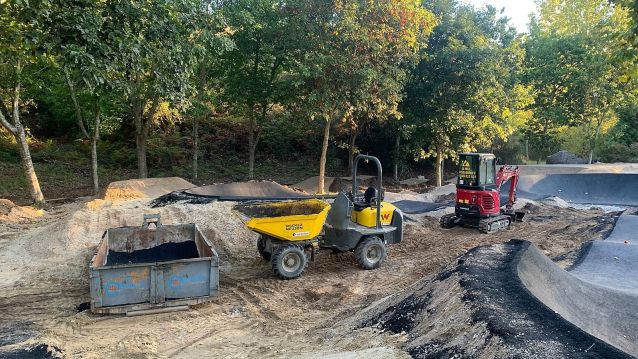 Obras de construción da pump track en Paredes Obras de construción da pump track en Paredes