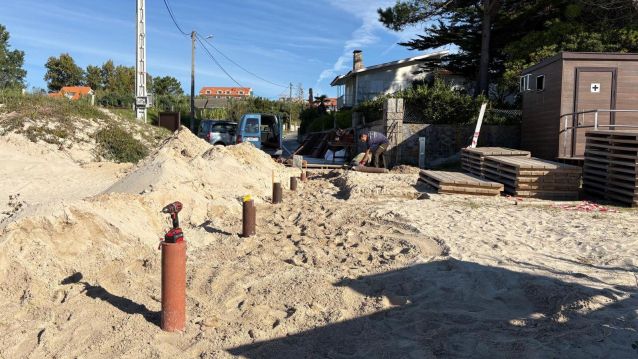 Obras de instalación de la nueva pasarela de Canelas Obras de instalación de la nueva pasarela de Canelas