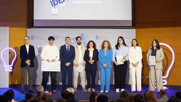 Entrega do premio ao IES Chan do Monte