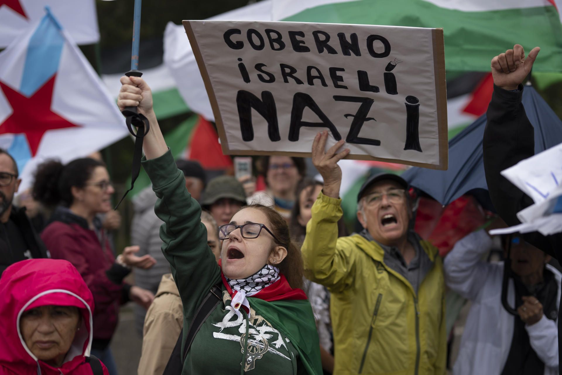 Protestas no Grove pola presenza do israelí Ehud Olmert no Foro La Toja