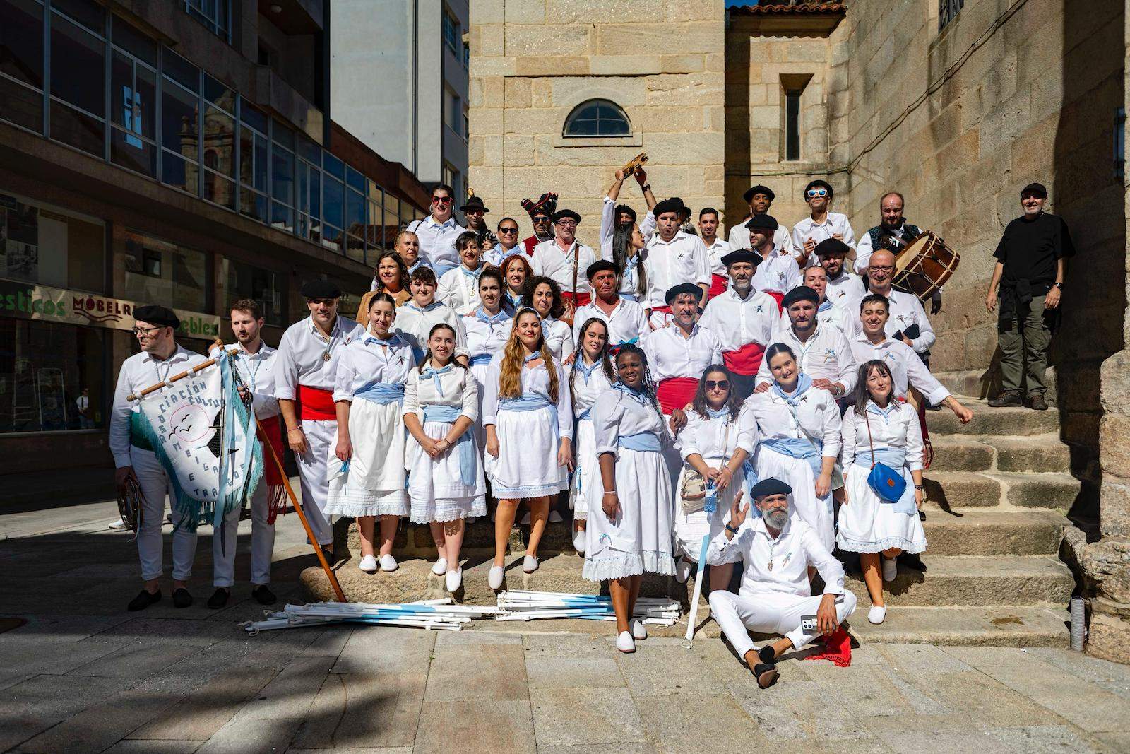 Danza de Espadas en Marín Danza de Espadas en Marín