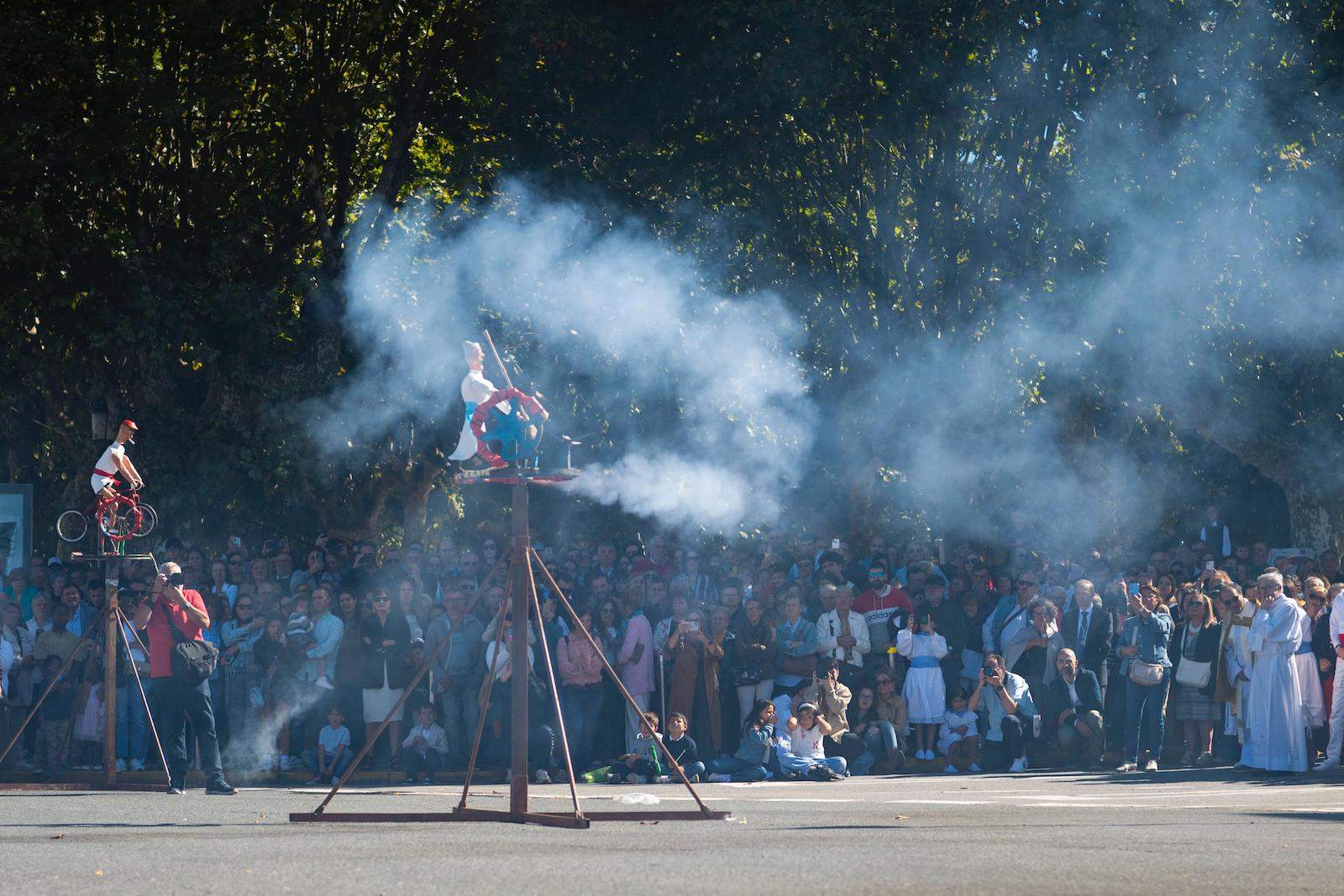 Danza de Espadas en Marín Danza de Espadas en Marín