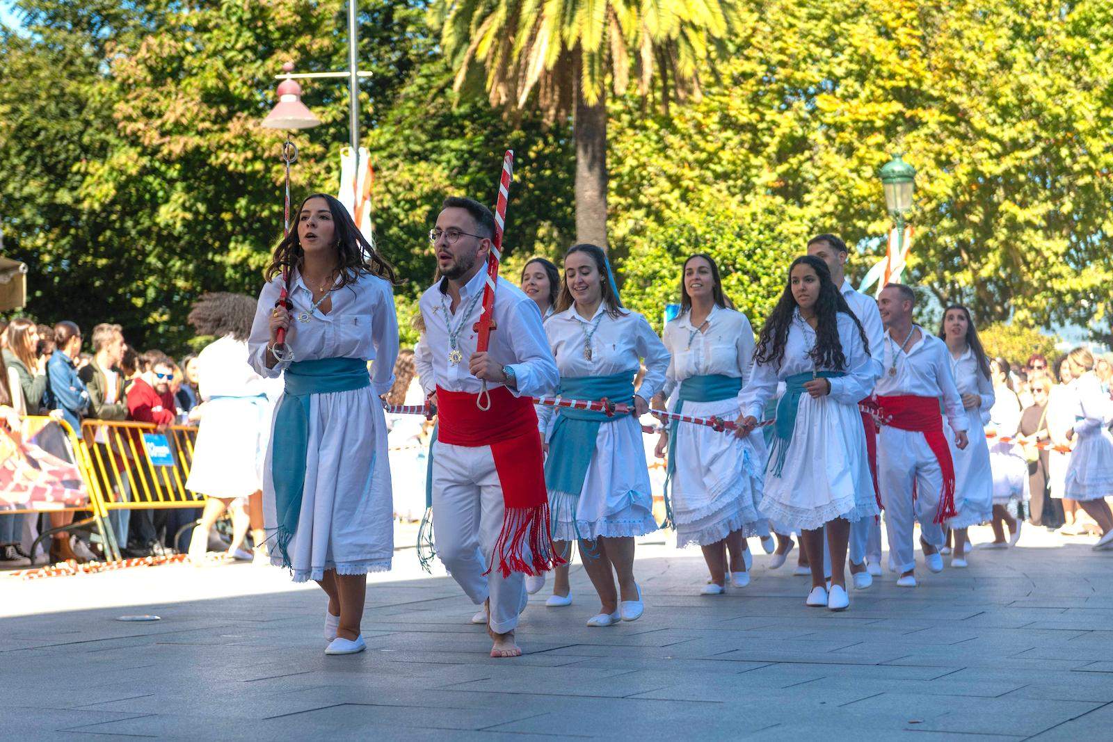 Danza de Espadas en Marín Danza de Espadas en Marín
